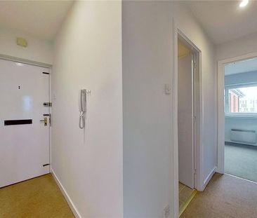 2 bedroom flat to rent - Photo 6