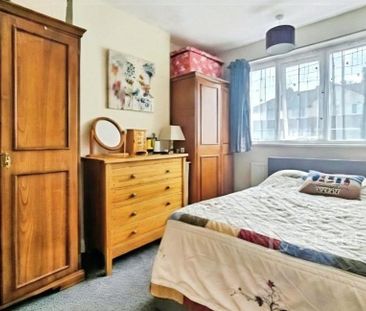 4 bedroom semi-detached house to rent - Photo 5