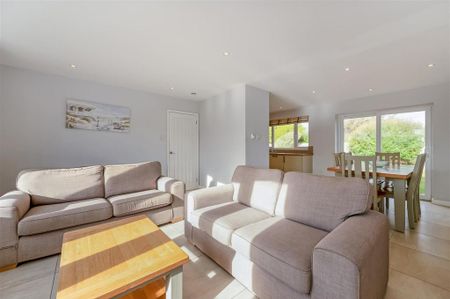 3 bedroom detached bungalow to rent - Photo 5