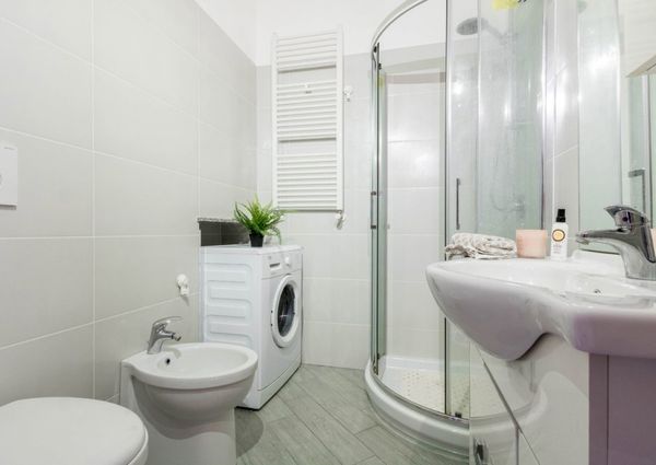 Intimate and nice single room in Via Pezzotti