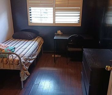 For Lease - 15 Yarmouth Court, Hamilton, Ontario - Photo 2