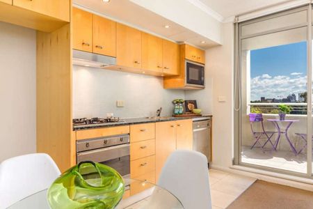 Modern security apartment in the prestigious 'Paddington Green' - Photo 3