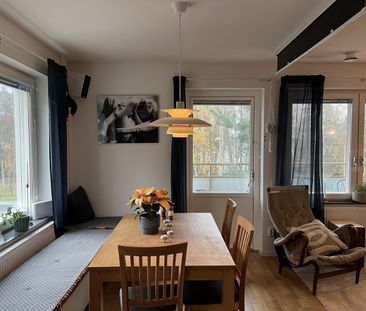 Mysig och välplanerad tvåa i Farsta – nära natur och kommunikationer! - Photo 6