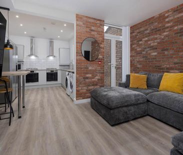 1 bedroom in a house share to rent - Photo 1