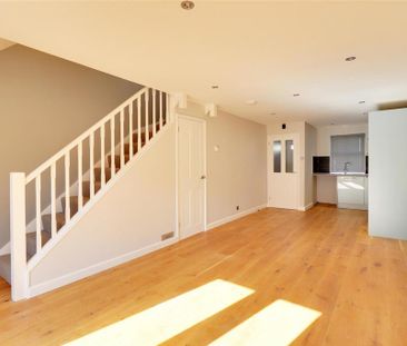 2 bedroom end of terrace house to rent - Photo 4
