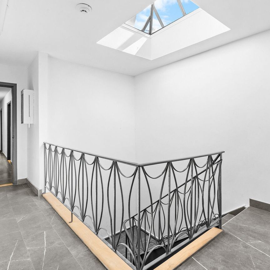 Modernized rentals in Ahuntsic–Cartierville - Photo 1