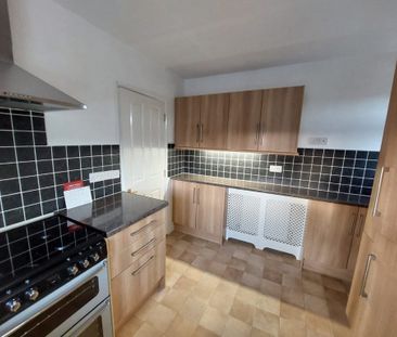 2 Bedroom Flat / Apartment - Kingsfield, Bursledon - Photo 2