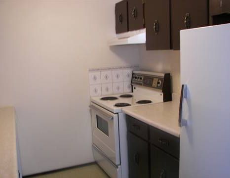 Clean Quiet Affordable Adult Living!! | 5715-56th ave, Red Deer - Photo 1