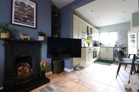 9 Benson Street, Lisburn, BT28 2AA - Photo 2