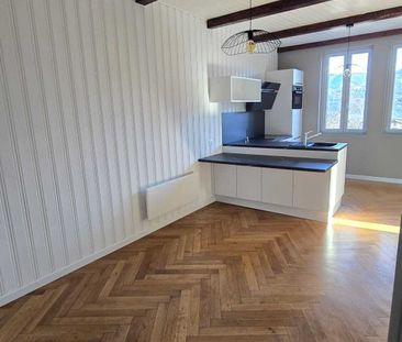 APPARTEMENT 2.5PCES + BUREAU AVEC CACHET REFAIT A NEUF - Photo 4