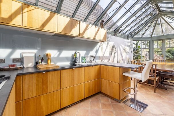 3 bedroom apartment to rent - Photo 1