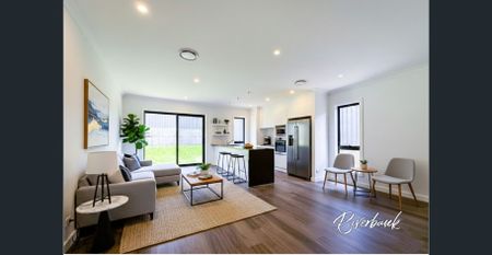 Contemporary Family Living - Photo 3