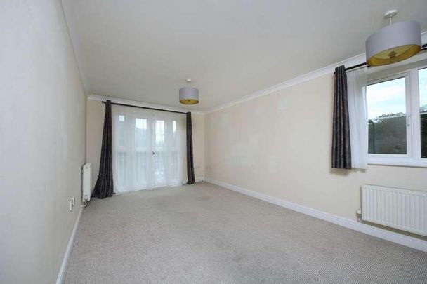 Gilbert White Close, UB6 - Photo 1