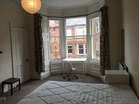 3 bedroom flat to rent - Photo 4