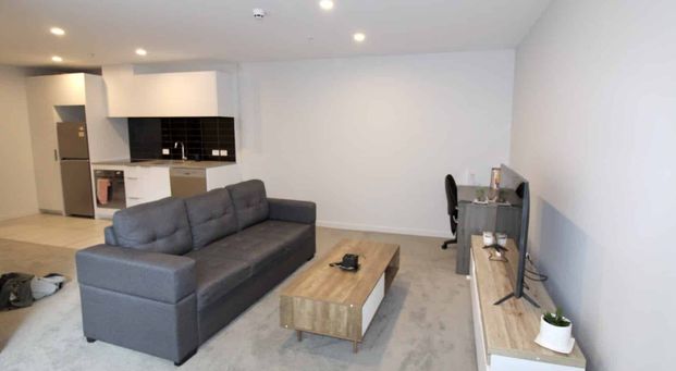 Stylish and Sophisticated One Bedroom Apartment - Photo 1