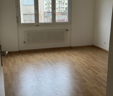 Luminous apartment, ideal location - Photo 1