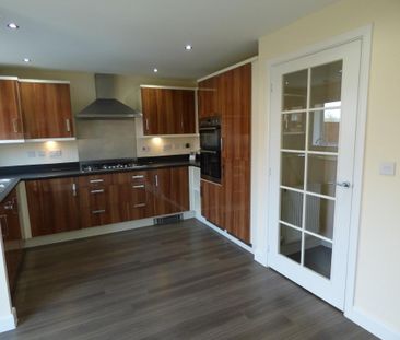 3 bedroom end of terrace house to rent - Photo 5