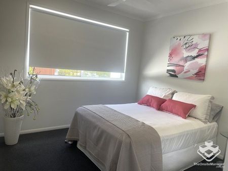 Furnished 4 Bedroom Property - Photo 3