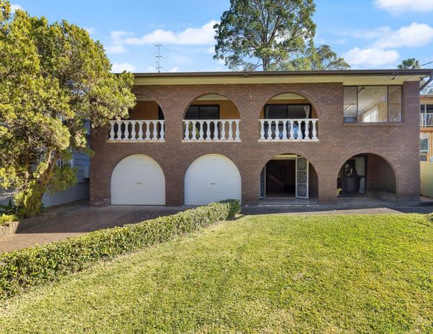 Charming 4-Bedroom Family Home in the Heart of Kanwal - Photo 1