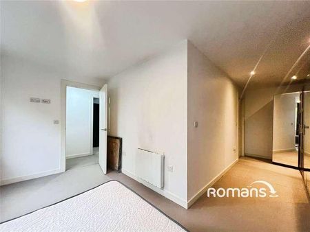 London Road, High Wycombe, Buckinghamshire, HP11 - Photo 2