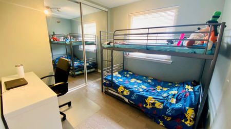 For Lease - 1601 Sandgate Crescent Unit# Main, Mississauga, Ontario - Photo 4