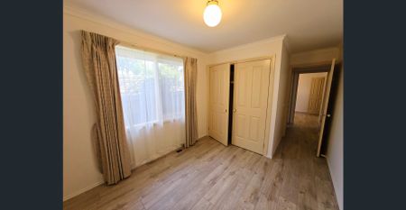 Bright 3 Bedroom + 2 Bath - in Coveted Box Hill High School Zone! - Photo 2