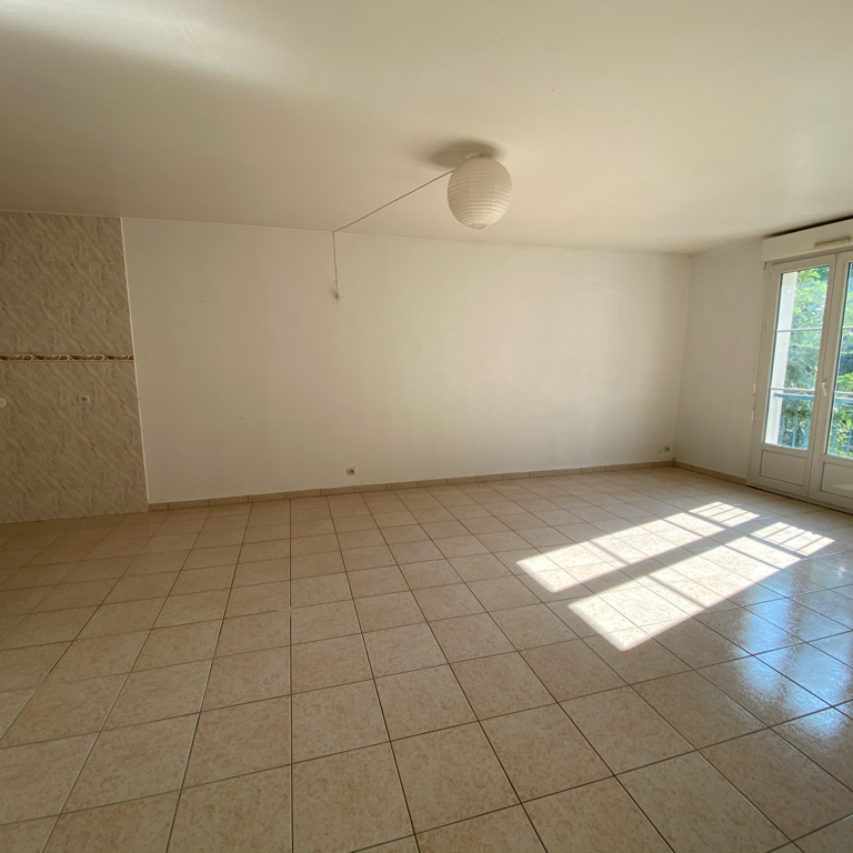 Appartement Creil 3 pièce(s) 60 m2, - Photo 1