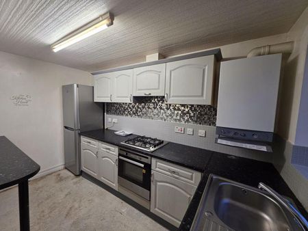 3 bedroom terraced house to rent - Photo 5