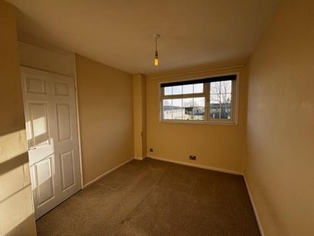 3 bedroom semi-detached house to rent - Photo 3
