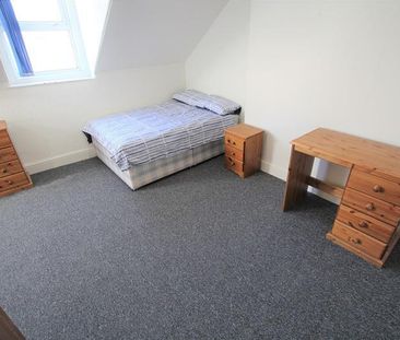 6 bedroom house to rent - Photo 2