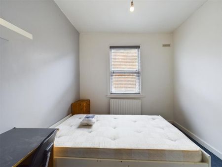 4 bedroom terraced house to rent - Photo 2