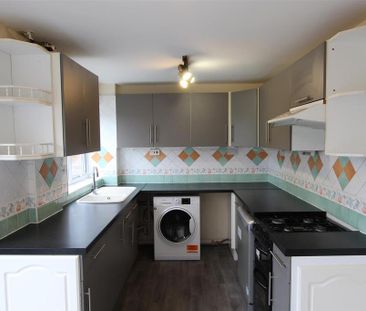 3 bedroom terraced house to rent - Photo 5
