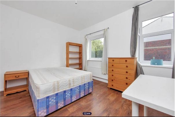 5 bedroom terraced house to rent - Photo 1