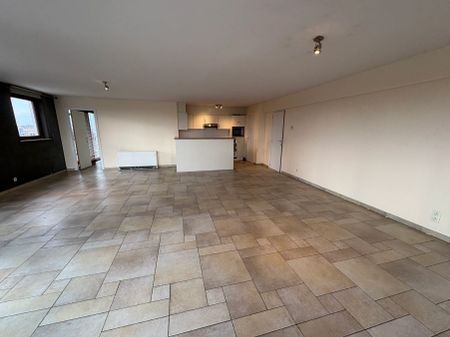 Heel ruim appartement met drie slaapkamers en twee terrassen te Zeebrugge. Mooi uitzicht op de Haven. - Foto 3