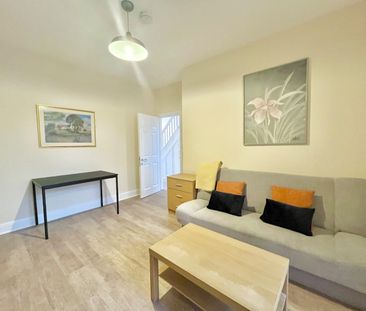 Studio Flat, Lo, W3 - Photo 4