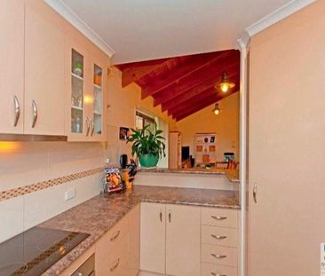 COMFORTABLE FAMILY LIVING IN A QUIET COURT LOCATION - Photo 5