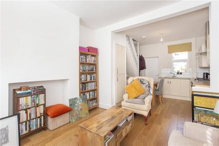 2 bedroom terraced house to rent - Photo 4