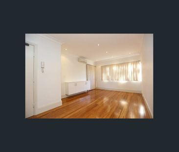 Spacious 2-Bedroom Apartment with Modern Comforts & Convenience - Photo 1