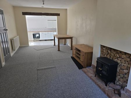 3 bedroom semi-detached house to rent - Photo 3