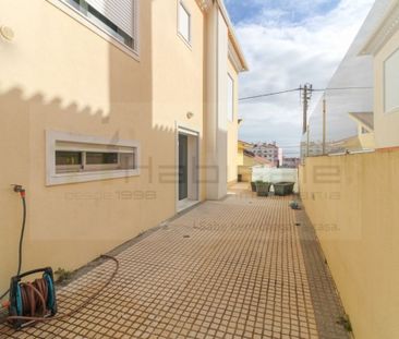 6 room luxury House for rent in Odivelas, Portugal - Photo 2