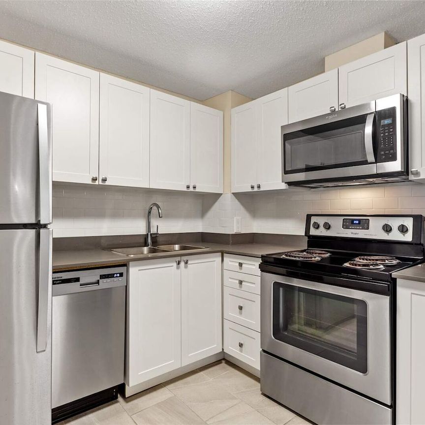 The Woodbine - Photo 1