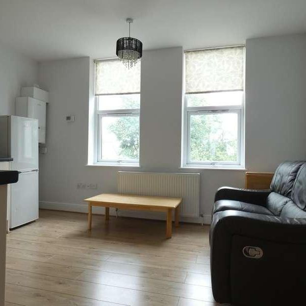 Brownlow Road, N11 - Photo 1