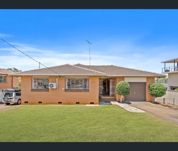 Family-Friendly Home in a Prime Location! - Photo 3