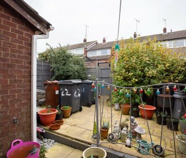 3 bedroom terraced house to rent - Photo 3