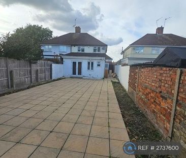 3 bedroom semi-detached house to rent - Photo 5