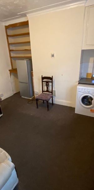 Woodview Place, LS11 - Photo 1