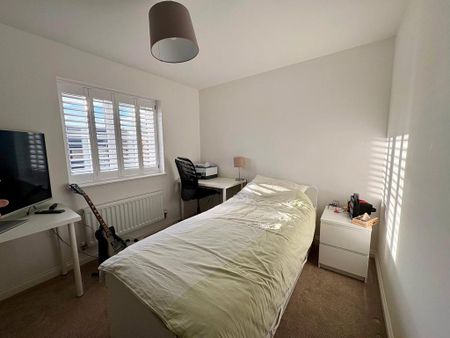 4 bedroom detached house to rent - Photo 3