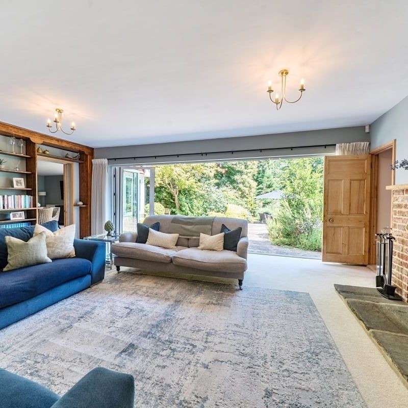 6 bedroom detached house to rent - Photo 1