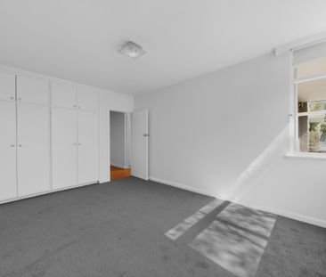 3/125 Glen Huntly Road, Elwood VIC 3184 - Apartment For Rent | Domain - Photo 4