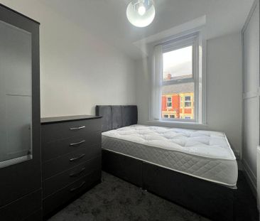 1 bedroom in a flat share to rent - Photo 3